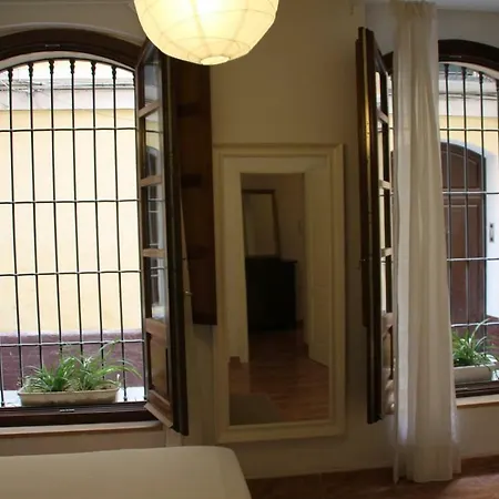 Lyrioshomes Malaga La Merced Centro Exterior photo